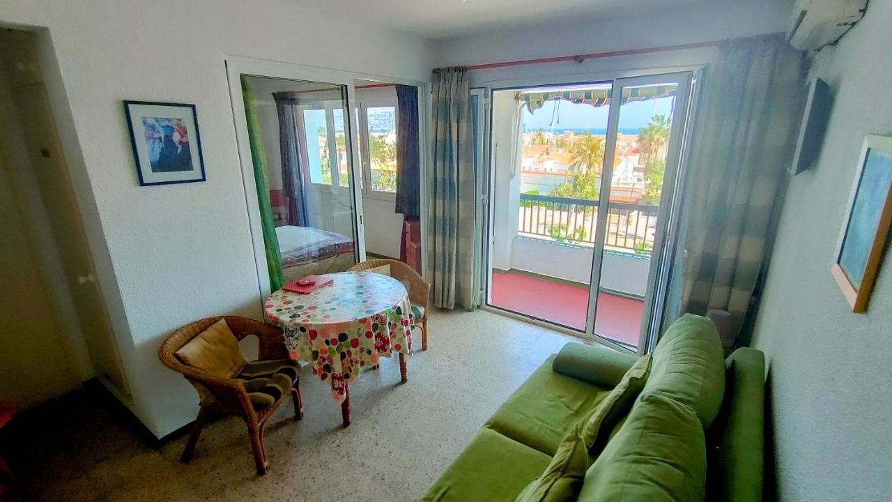 Summer Breeze Apartment Empuriabrava Exterior photo