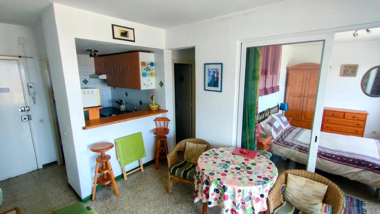 Summer Breeze Apartment Empuriabrava Exterior photo